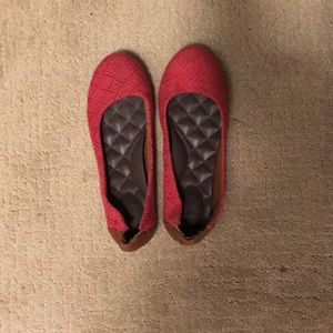 Comfy red flats 🎈